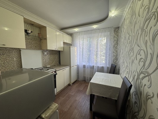 Продам двухкомнатную (2-комн.) квартиру, 339-й Стрелковой Дивизии ул, 17, Ростов-на-Дону г