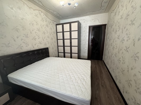 Продам двухкомнатную (2-комн.) квартиру, 339-й Стрелковой Дивизии ул, 17, Ростов-на-Дону г