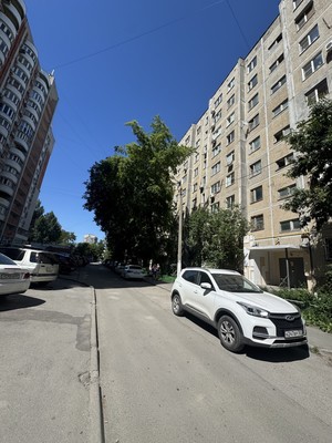 Продам двухкомнатную (2-комн.) квартиру, 339-й Стрелковой Дивизии ул, 17, Ростов-на-Дону г