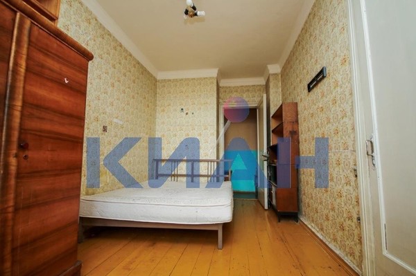 Продам двухкомнатную (2-комн.) квартиру, Ленина ул, 133, Красноярск г