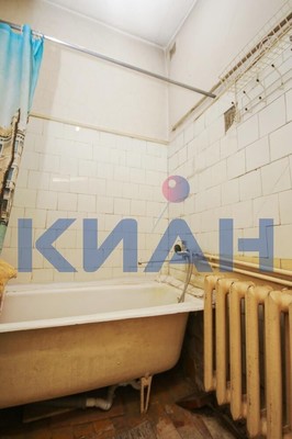 Продам двухкомнатную (2-комн.) квартиру, Ленина ул, 133, Красноярск г