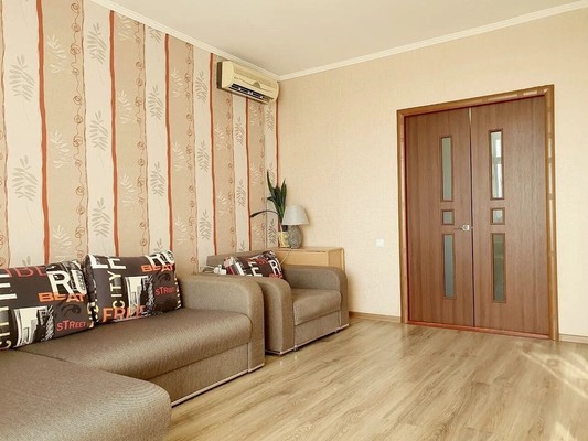 Продам двухкомнатную (2-комн.) квартиру, Грина ул, 35, Феодосия г