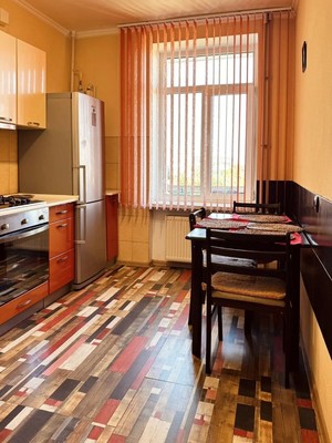 Продам двухкомнатную (2-комн.) квартиру, Грина ул, 35, Феодосия г
