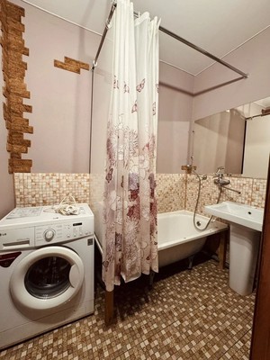 Продам двухкомнатную (2-комн.) квартиру, Грина ул, 35, Феодосия г