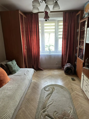 Продам трехкомнатную (3-комн.) квартиру, Лескова ул, 10кА, Москва г