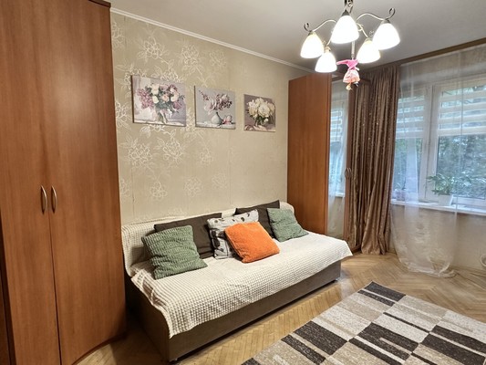 Продам трехкомнатную (3-комн.) квартиру, Лескова ул, 10кА, Москва г