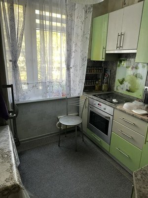 Продам трехкомнатную (3-комн.) квартиру, Лескова ул, 10кА, Москва г