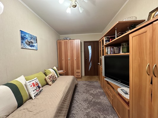 Продам трехкомнатную (3-комн.) квартиру, Лескова ул, 10кА, Москва г