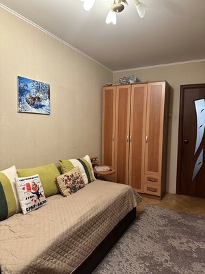 Продам трехкомнатную (3-комн.) квартиру, Лескова ул, 10кА, Москва г