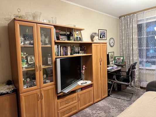 Продам трехкомнатную (3-комн.) квартиру, Лескова ул, 10кА, Москва г