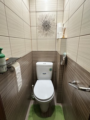 Продам трехкомнатную (3-комн.) квартиру, Лескова ул, 10кА, Москва г