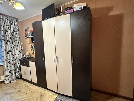 Продам трехкомнатную (3-комн.) квартиру, Лескова ул, 10кА, Москва г