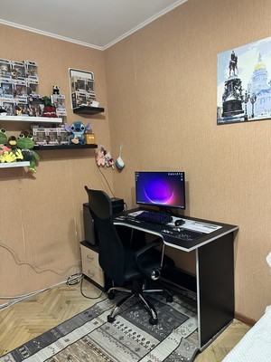 Продам трехкомнатную (3-комн.) квартиру, Лескова ул, 10кА, Москва г