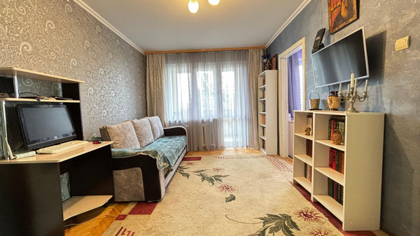 Продам трехкомнатную (3-комн.) квартиру, Ватутина ул, 19кА, Нальчик г
