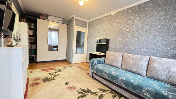 Продам трехкомнатную (3-комн.) квартиру, Ватутина ул, 19кА, Нальчик г