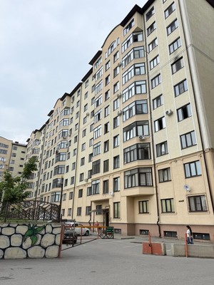 Продам трехкомнатную (3-комн.) квартиру, Шарданова ул, 48, Нальчик г