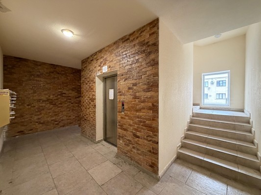 Продам трехкомнатную (3-комн.) квартиру, Шарданова ул, 48, Нальчик г