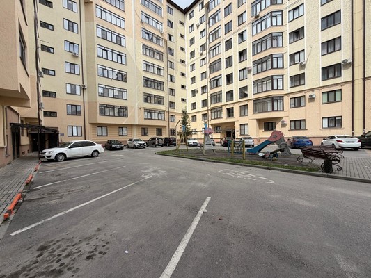 Продам трехкомнатную (3-комн.) квартиру, Шарданова ул, 48, Нальчик г