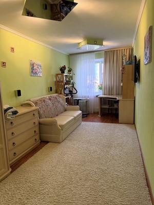 Продам двухкомнатную (2-комн.) квартиру, Крымских Партизан ул, 27, Симферополь г