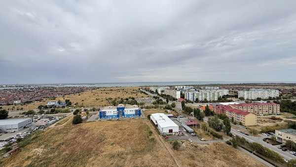 Продам трехкомнатную (3-комн.) квартиру, Курчатова пр-кт, 44, Волгодонск г