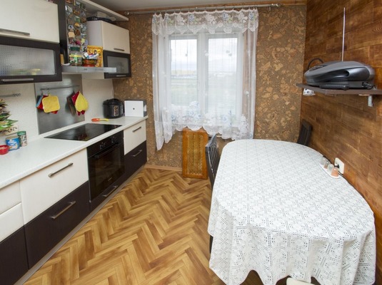 Продам трехкомнатную (3-комн.) квартиру, Сирина ул, 76, Ханты-Мансийск г