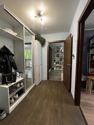 Продам двухкомнатную (2-комн.) квартиру, Врачебный проезд, 9, Москва г
