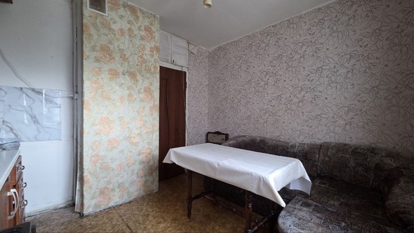 Продам трехкомнатную (3-комн.) квартиру, Луговой проезд, 8к1, Москва г