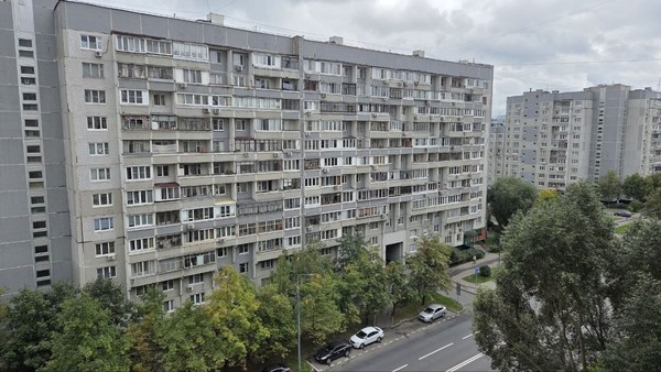 Продам трехкомнатную (3-комн.) квартиру, Луговой проезд, 8к1, Москва г