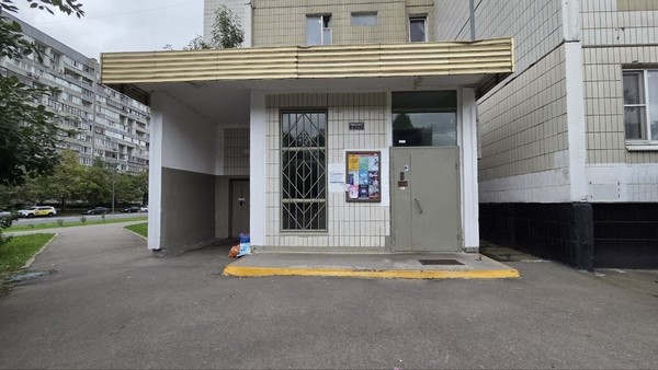 Продам трехкомнатную (3-комн.) квартиру, Луговой проезд, 8к1, Москва г