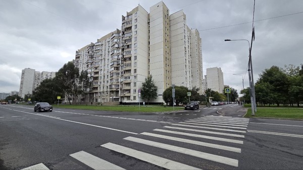 Продам трехкомнатную (3-комн.) квартиру, Луговой проезд, 8к1, Москва г