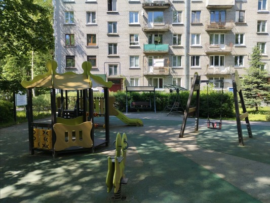 Продам двухкомнатную (2-комн.) квартиру, Ленинградская ул, 70к2, Песочный п