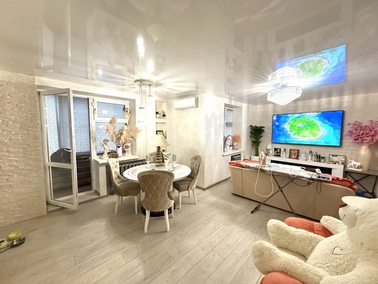 Продам трехкомнатную (3-комн.) квартиру, И.Г.Лексина ул, 54, Симферополь г