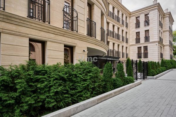 Продам двухкомнатную (2-комн.) квартиру, Газетный пер, 13 2, Москва г