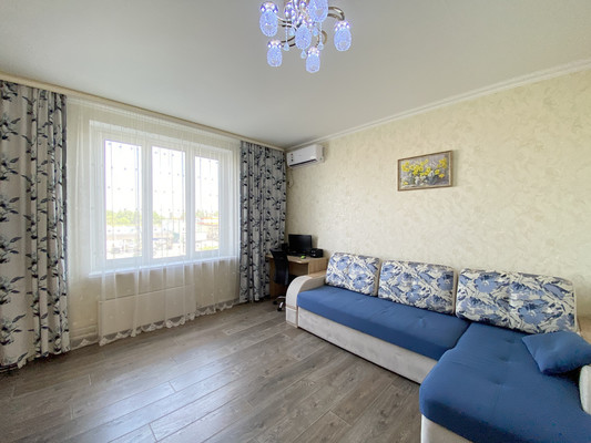 Продам трехкомнатную (3-комн.) квартиру, Жданова ул, 15, Ростов-на-Дону г