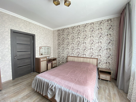 Продам трехкомнатную (3-комн.) квартиру, Жданова ул, 15, Ростов-на-Дону г