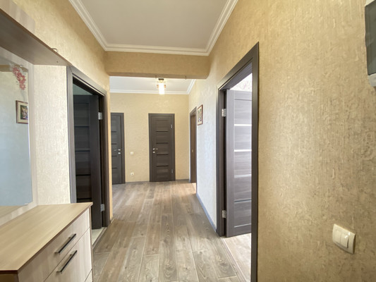 Продам трехкомнатную (3-комн.) квартиру, Жданова ул, 15, Ростов-на-Дону г
