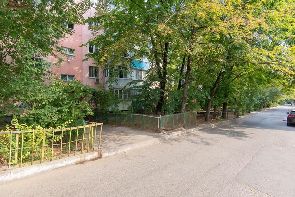 Продам трехкомнатную (3-комн.) квартиру, Коммунистический пр-кт, 29, Ростов-на-Дону г