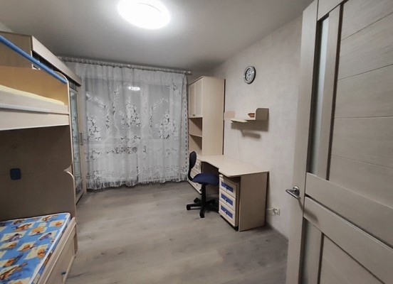 Сдам трехкомнатную (3-комн.) квартиру, Буренина ул, 1к1, Санкт-Петербург г