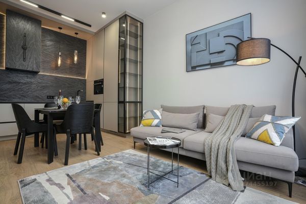 Продам трехкомнатную (3-комн.) квартиру, Новоданиловская наб, 8к1, Москва г