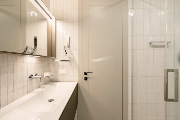 Продам трехкомнатную (3-комн.) квартиру, Янковского ул, 1к2, Москва г