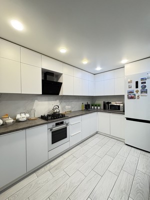 Продам трехкомнатную (3-комн.) квартиру, Лесная ул, 20, Руэм п