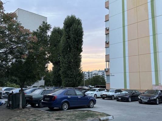 Продам трехкомнатную (3-комн.) квартиру, И.Г.Лексина ул, 54, Симферополь г