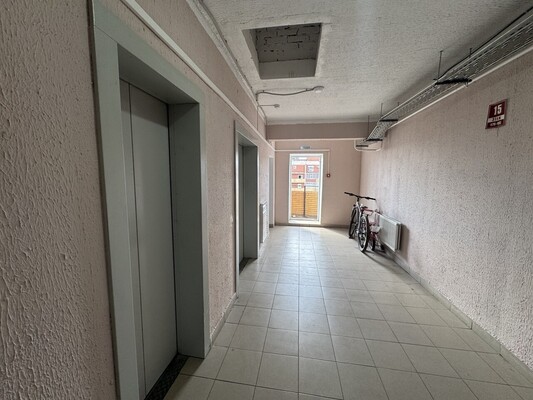 Продам трехкомнатную (3-комн.) квартиру, Дмитровская ул, 6А, Базарово д
