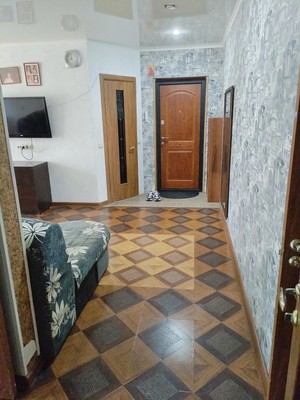 Сдам трехкомнатную (3-комн.) квартиру, Болотова ул, 12к4, Алексин г