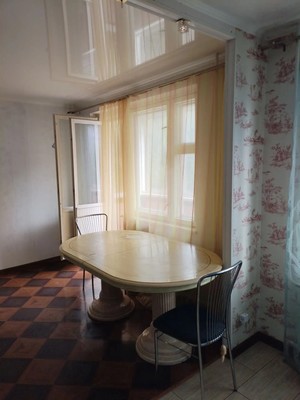 Сдам трехкомнатную (3-комн.) квартиру, Болотова ул, 12к4, Алексин г