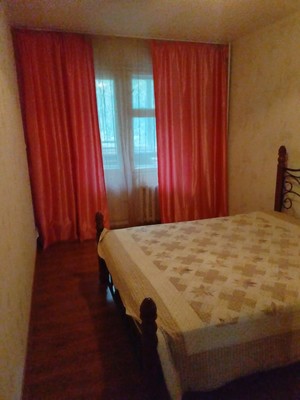 Сдам трехкомнатную (3-комн.) квартиру, Болотова ул, 12к4, Алексин г