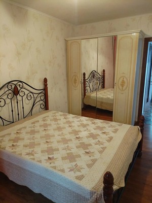 Сдам трехкомнатную (3-комн.) квартиру, Болотова ул, 12к4, Алексин г