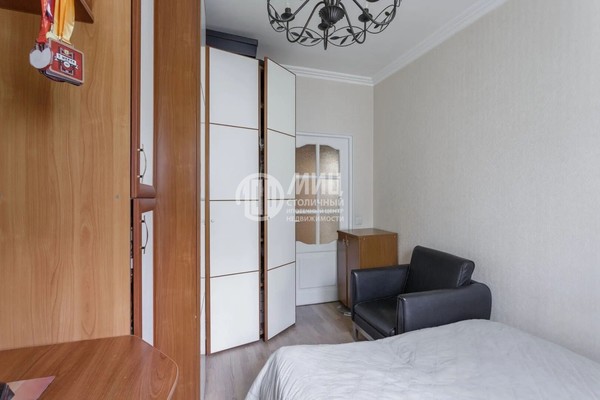Продам двухкомнатную (2-комн.) квартиру, Затонная ул, 5к5, Москва г