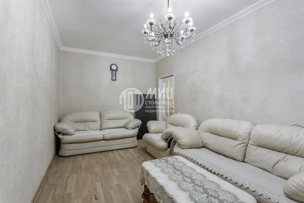 Продам двухкомнатную (2-комн.) квартиру, Затонная ул, 5к5, Москва г