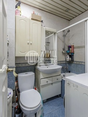 Продам двухкомнатную (2-комн.) квартиру, Затонная ул, 5к5, Москва г